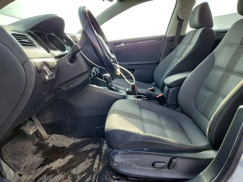 2017 VOLKSWAGEN JETTA SE  