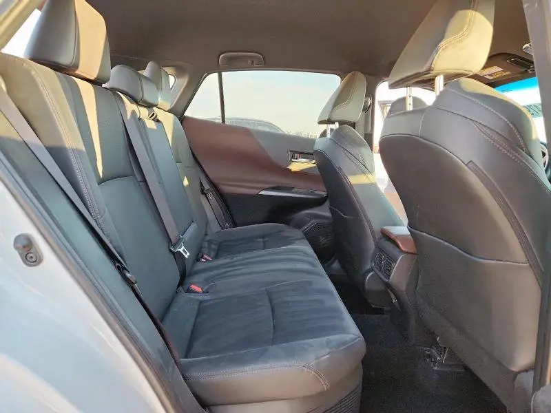 2024 TOYOTA VENZA LE  