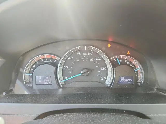 2014 TOYOTA CAMRY SE  