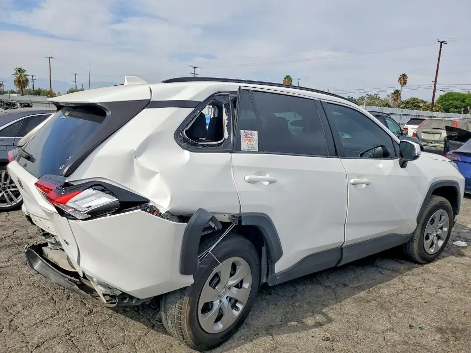 2021 TOYOTA RAV4 LE  