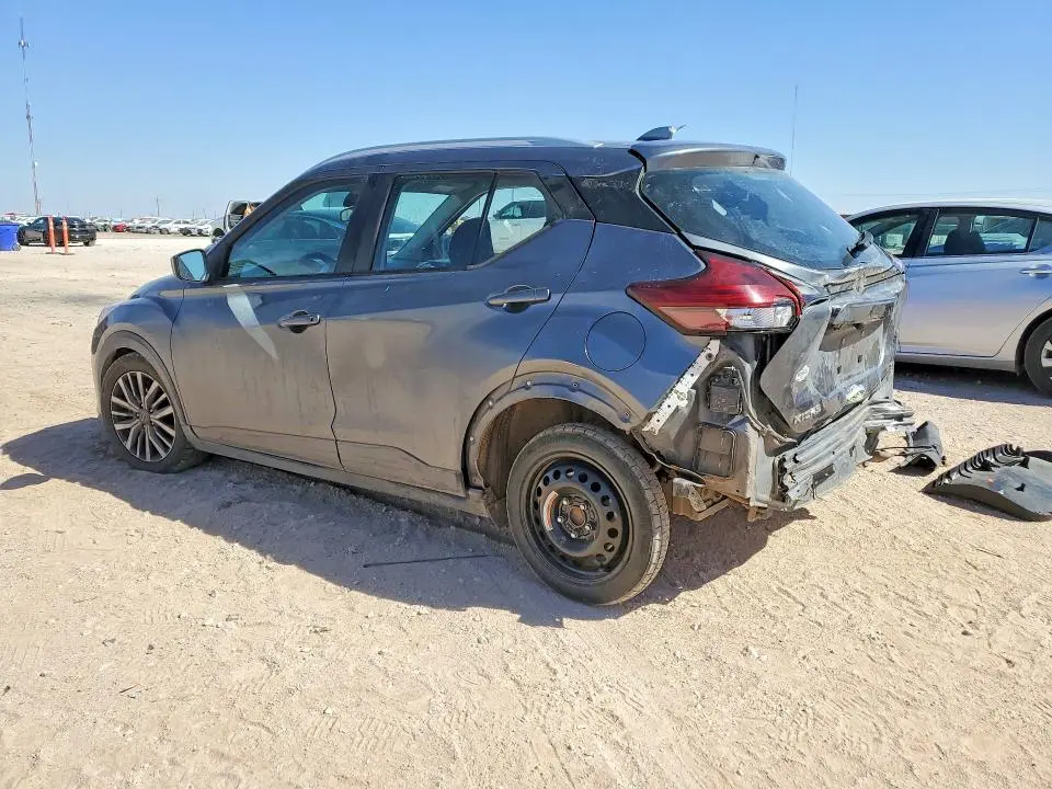 2022 NISSAN KICKS SV  