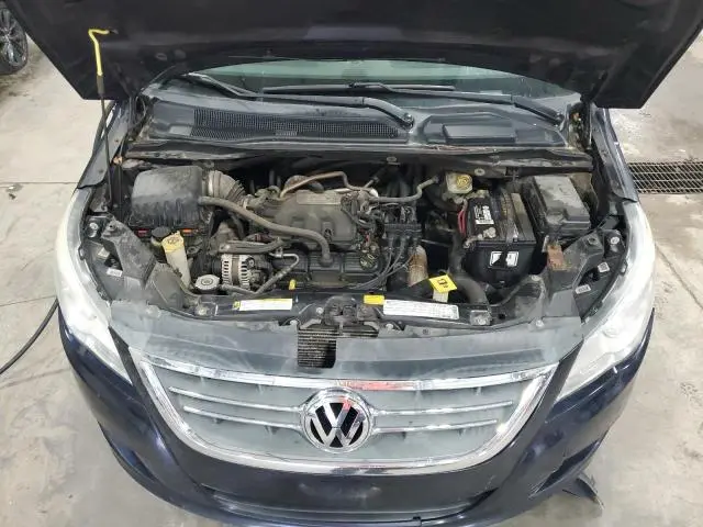 2010 VOLKSWAGEN ROUTAN SE  