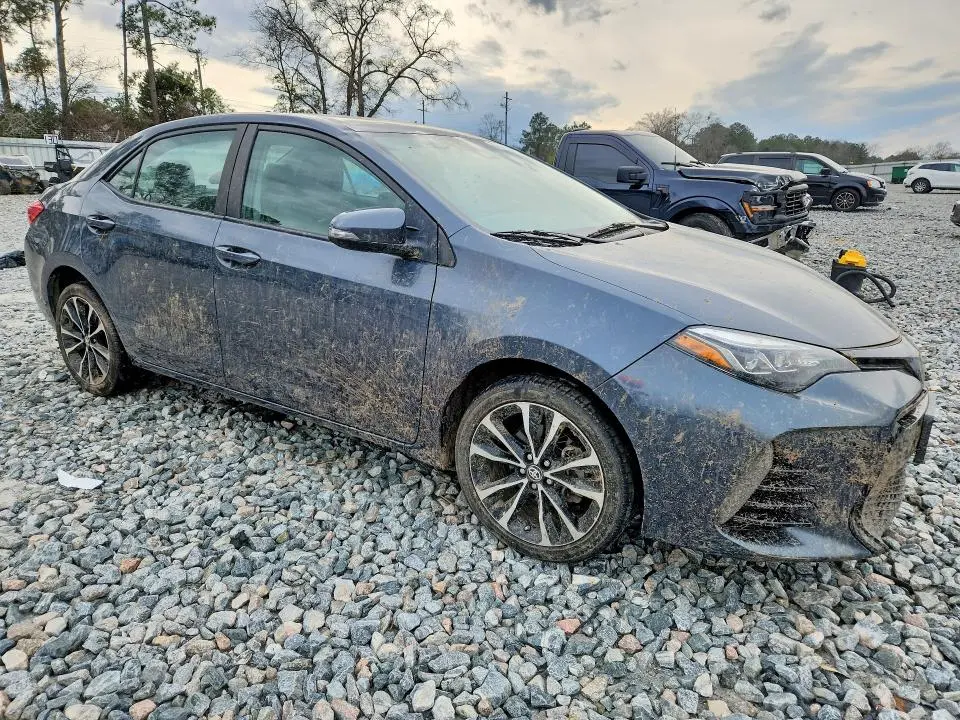 2018 TOYOTA COROLLA SE  