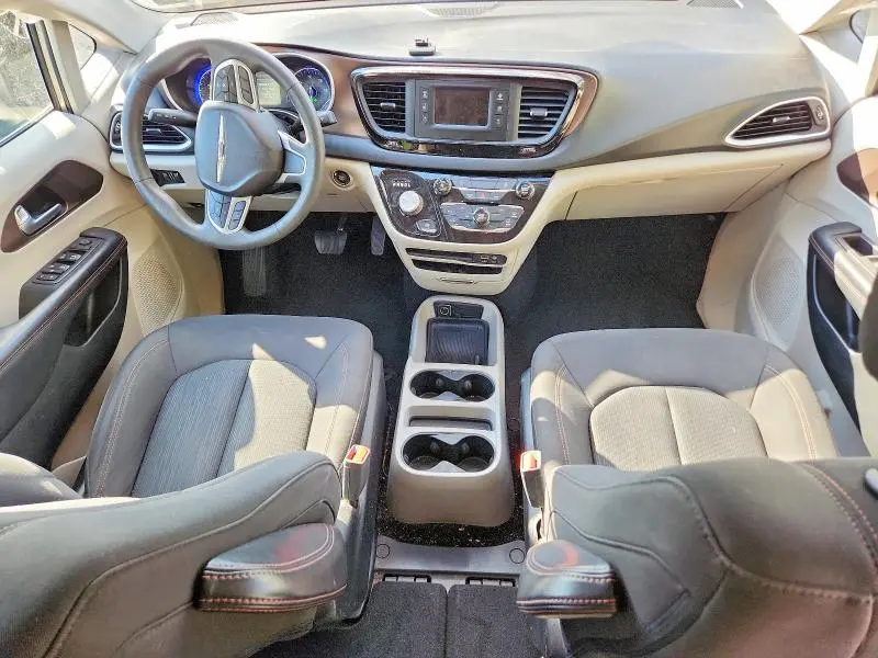 2017 CHRYSLER PACIFICA LX  