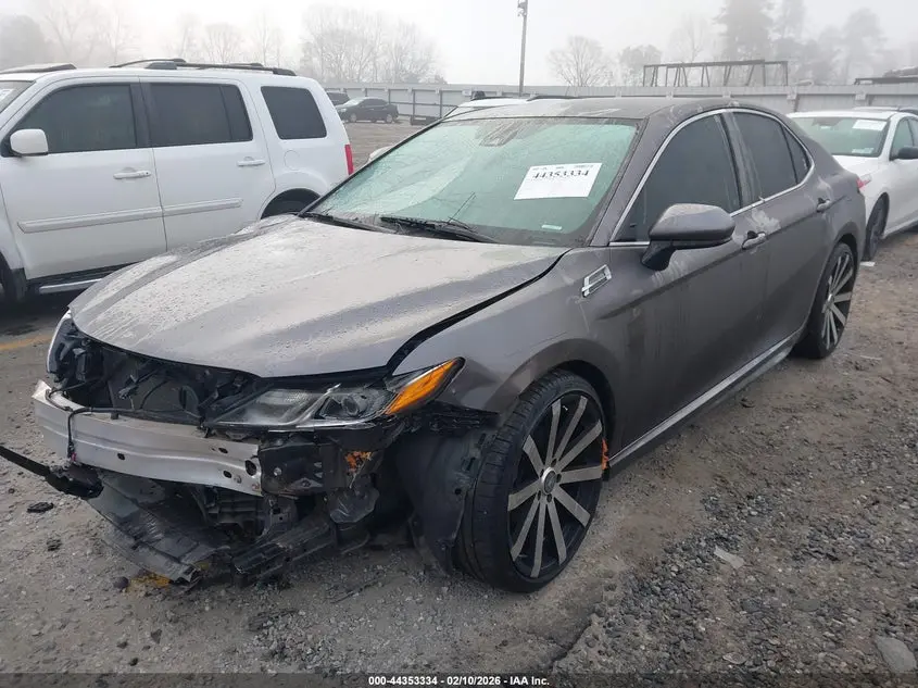 2018 TOYOTA CAMRY SE