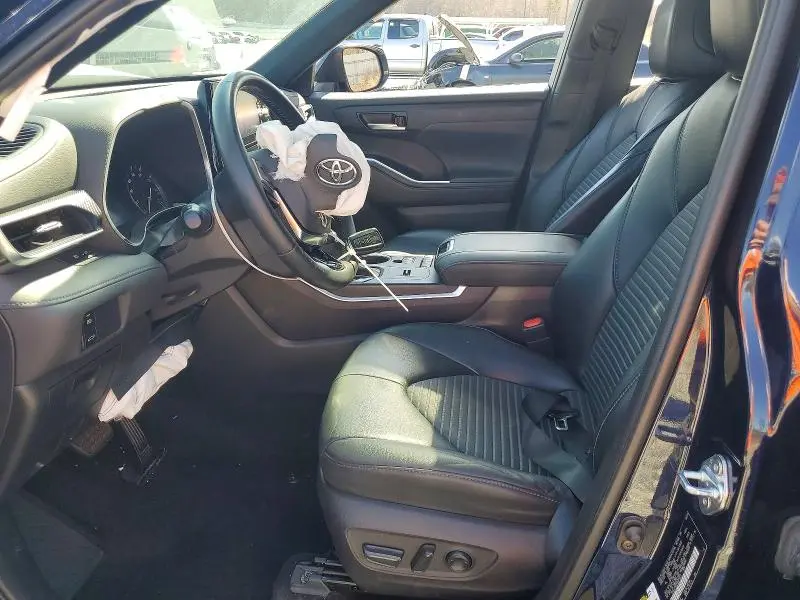 2021 TOYOTA HIGHLANDER XSE  