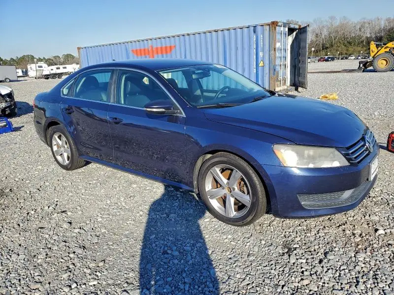 2012 VOLKSWAGEN PASSAT SE  