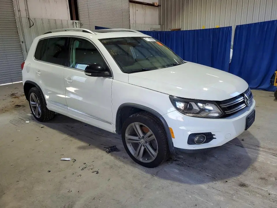 2017 VOLKSWAGEN TIGUAN SPORT  