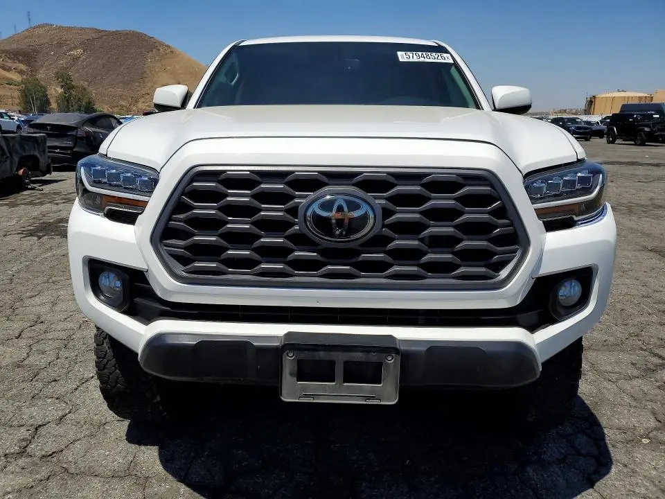 2022 TOYOTA TACOMA SR5 V6  