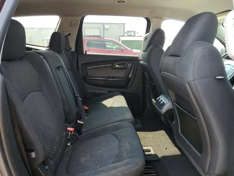 2010 CHEVROLET TRAVERSE LT  