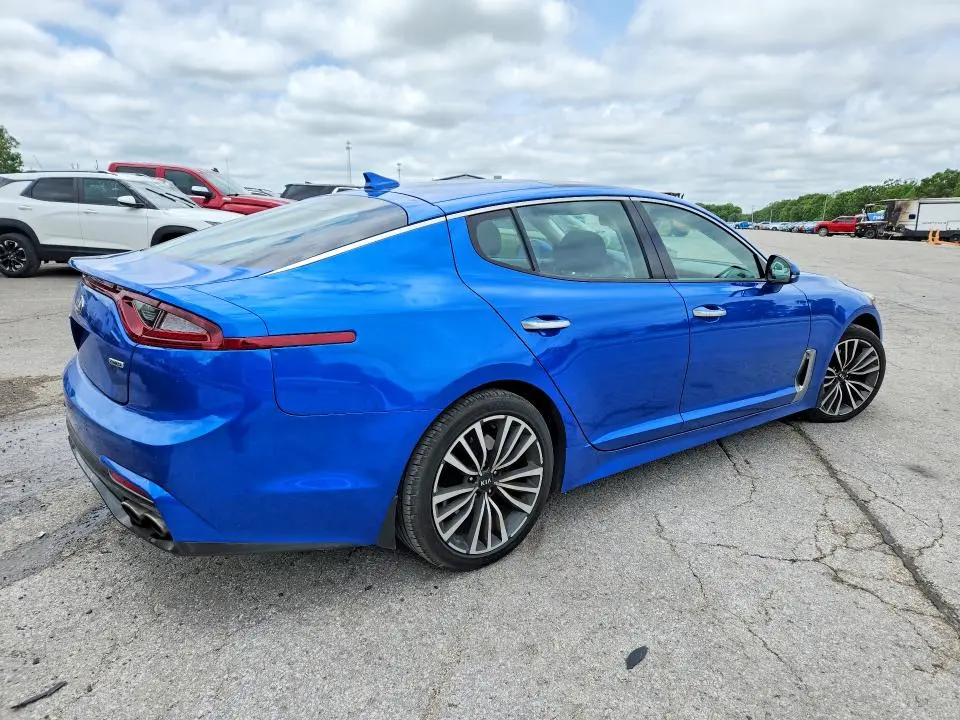 2018 KIA STINGER PREMIUM  