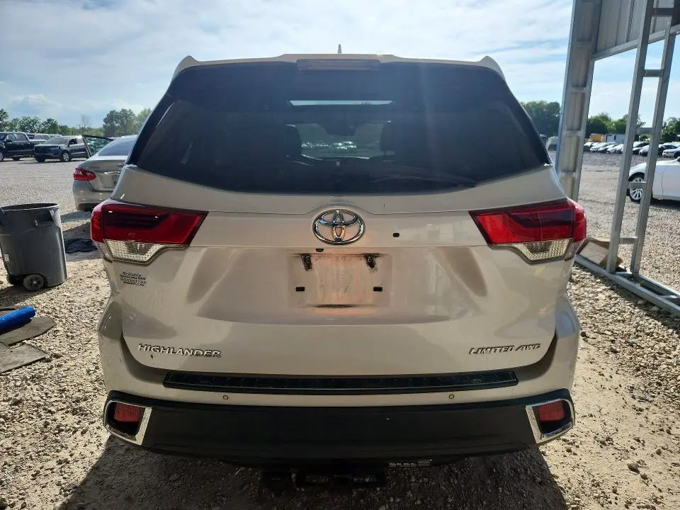2019 TOYOTA HIGHLANDER LIMITED PLATINUM  