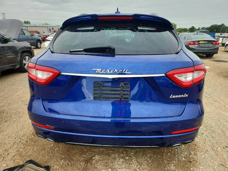 2017 MASERATI LEVANTE SPORT  