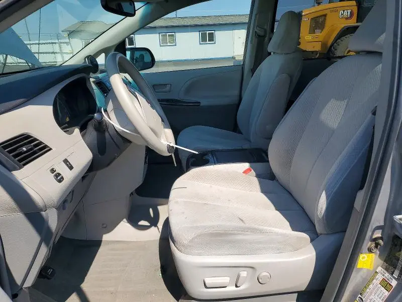 2012 TOYOTA SIENNA LE  