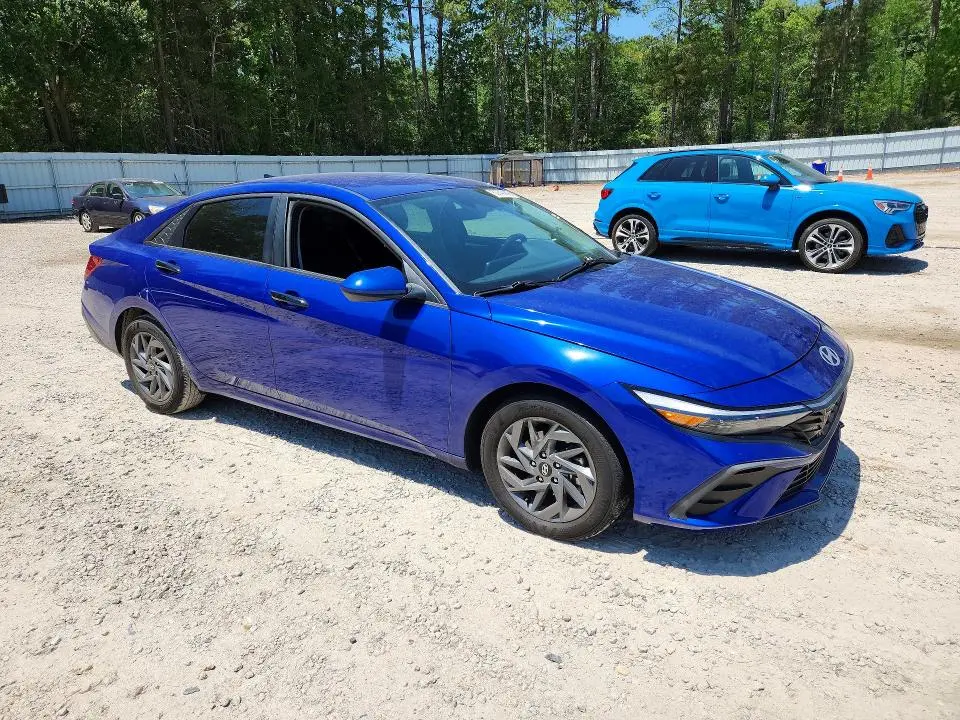 2024 HYUNDAI ELANTRA SEL  