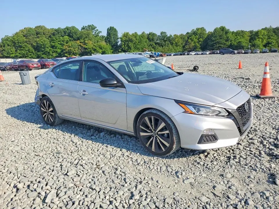 2021 NISSAN ALTIMA SR  