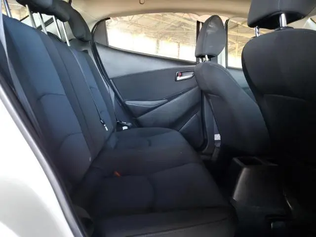 2020 TOYOTA YARIS LE  