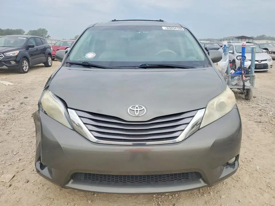 2011 TOYOTA SIENNA XLE 8-PASSENGER  