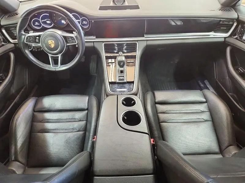 2017 PORSCHE PANAMERA 2  