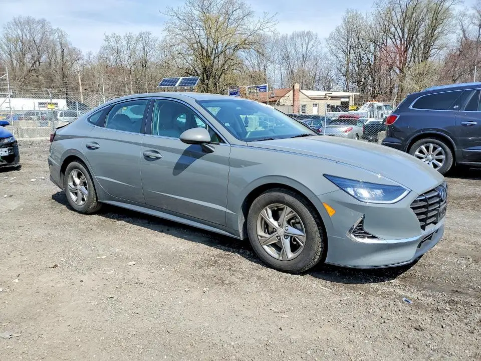2021 HYUNDAI SONATA SE  