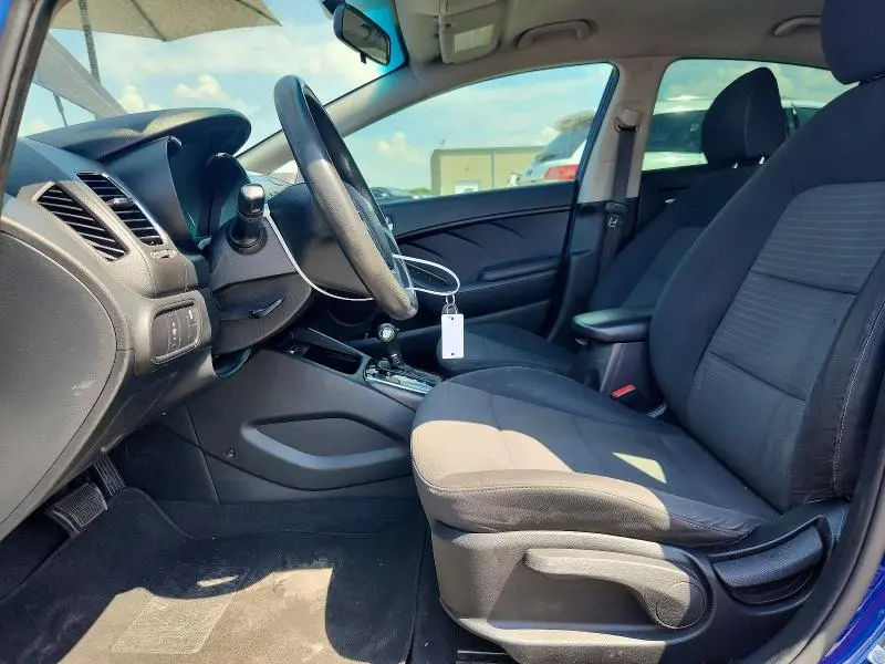 2017 KIA FORTE LX  