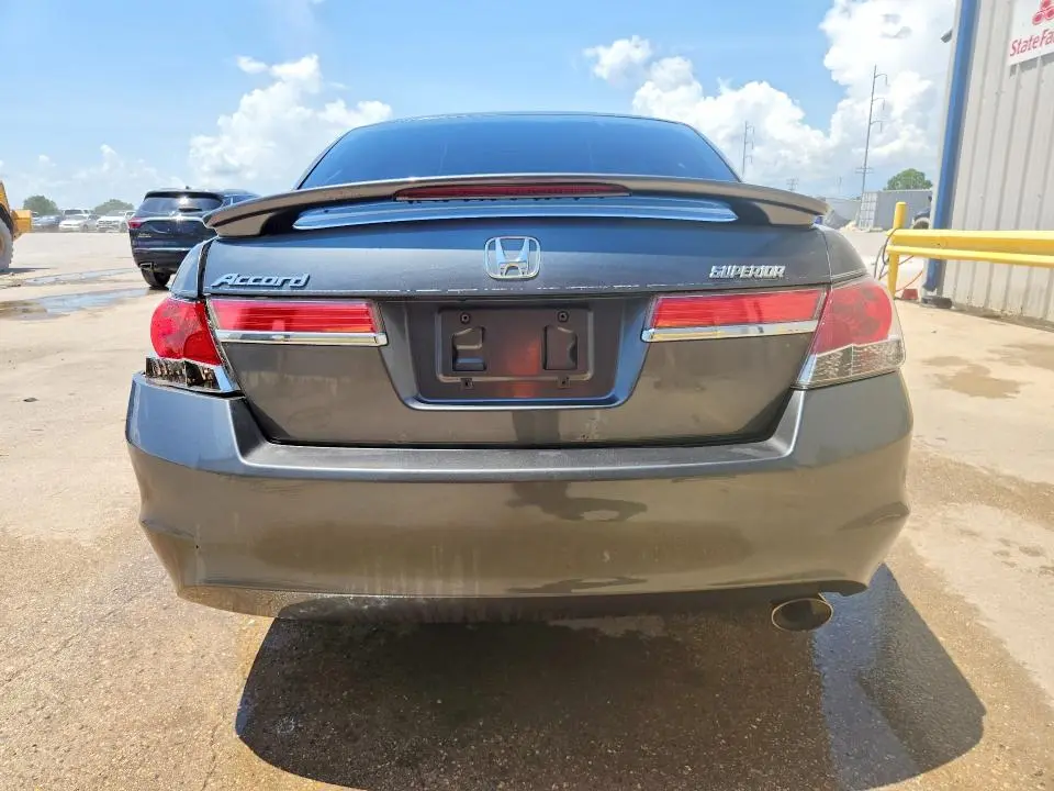 2011 HONDA ACCORD LXP  