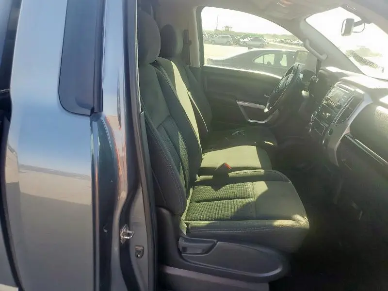 2017 NISSAN TITAN XD S  