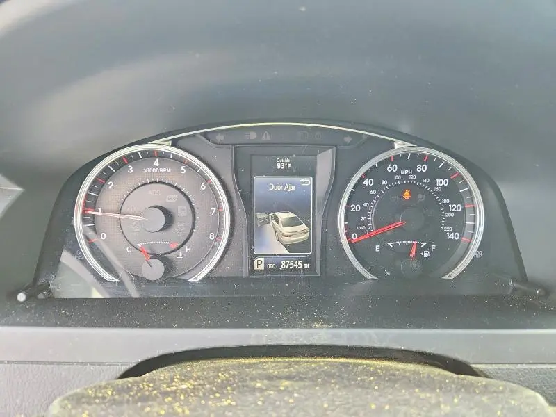 2015 TOYOTA CAMRY SE  