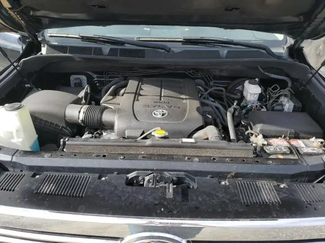 2017 TOYOTA TUNDRA CREWMAX SR5  