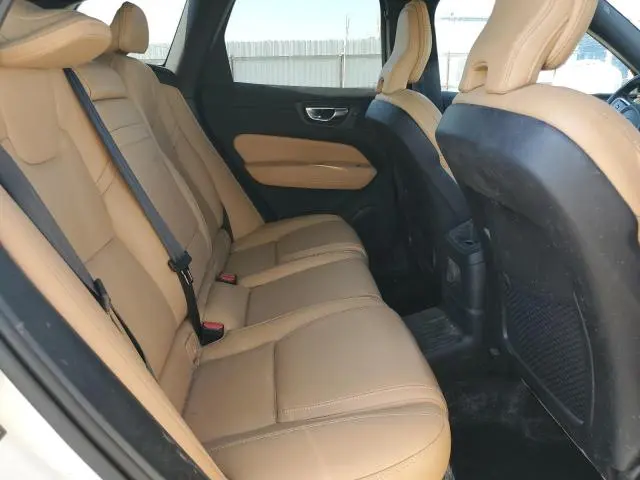 2022 VOLVO XC60 T8 RECHARGE INSCRIPTION  