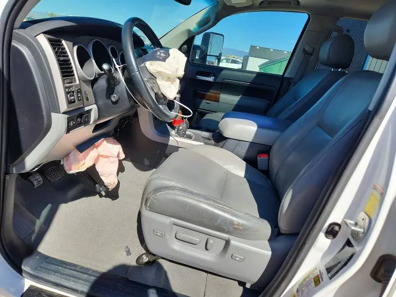 2010 TOYOTA TUNDRA CREWMAX LIMITED  
