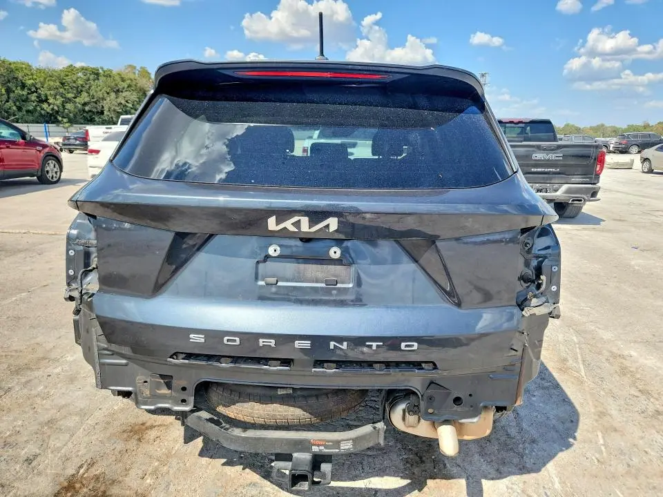 2022 KIA SORENTO LX  