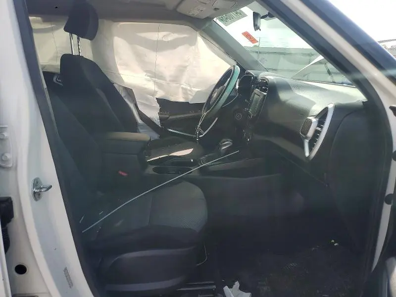 2021 KIA SOUL LX  