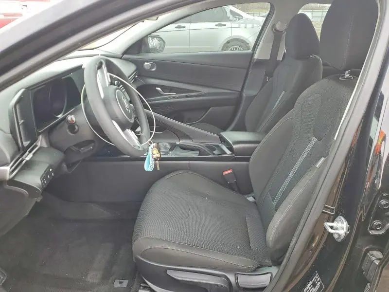2023 HYUNDAI ELANTRA SE  