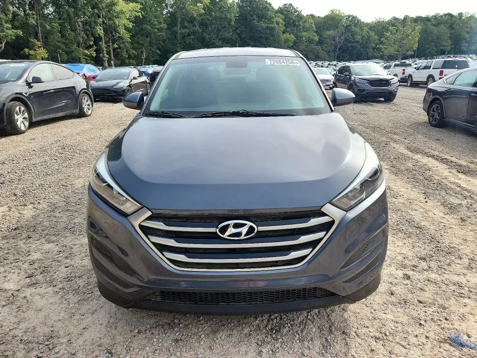 2018 HYUNDAI TUCSON SE  