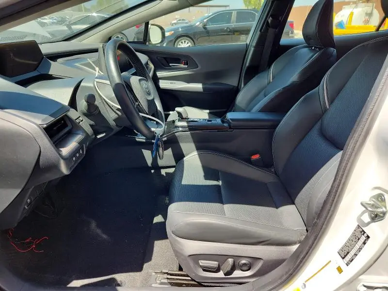 2025 TOYOTA PRIUS XLE  