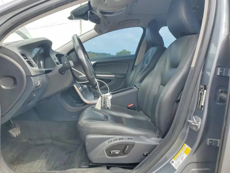 2017 VOLVO S60   
