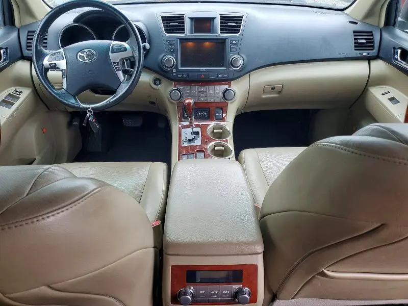 2011 TOYOTA HIGHLANDER LIMITED  