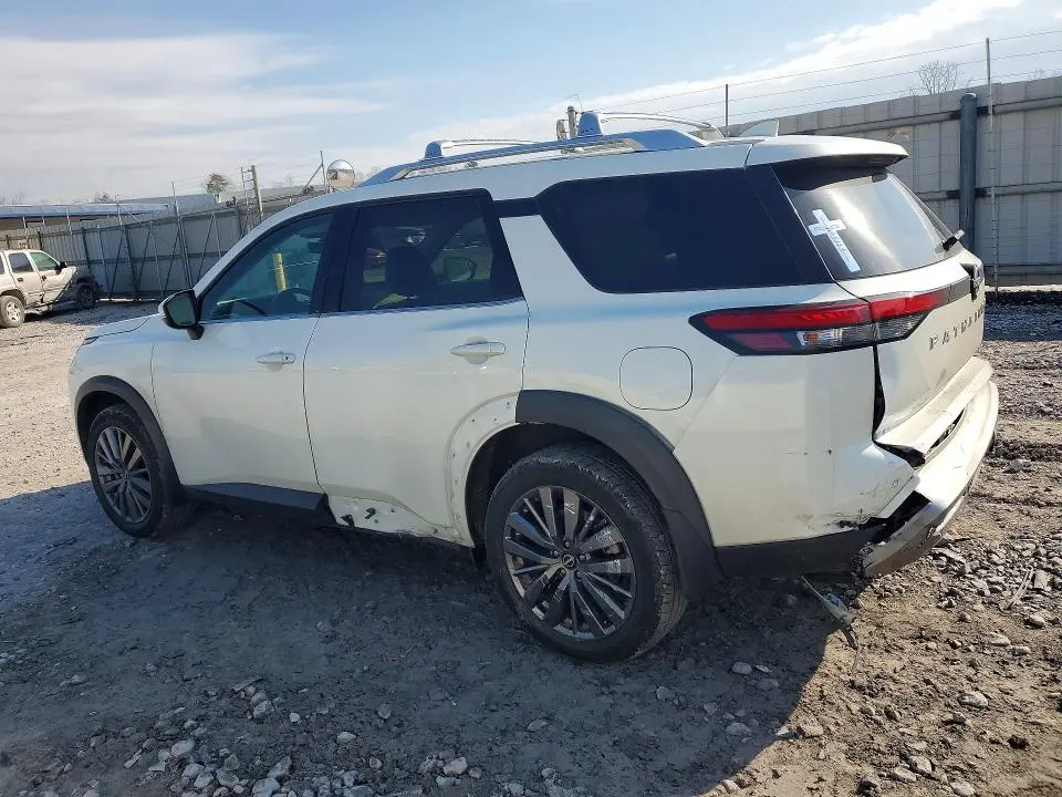 2024 NISSAN PATHFINDER SL  