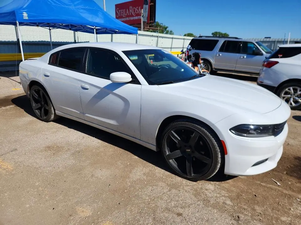 2022 DODGE CHARGER SXT  