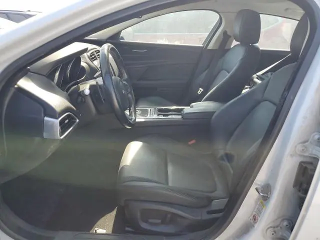 2017 JAGUAR XE PREMIUM  