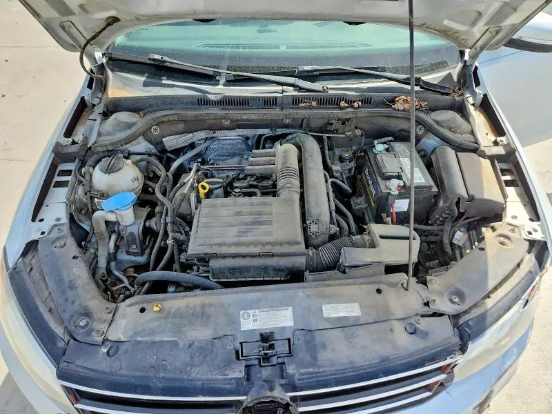 2017 VOLKSWAGEN JETTA SE  