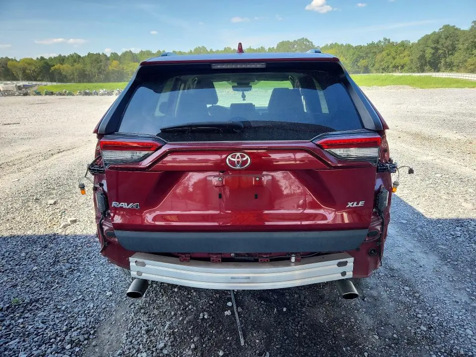 2020 TOYOTA RAV4 XLE  