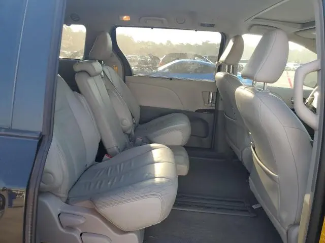 2014 TOYOTA SIENNA XLE  