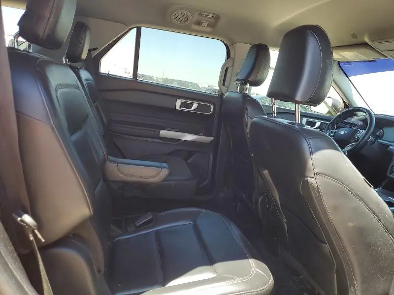 2021 FORD EXPLORER XLT  