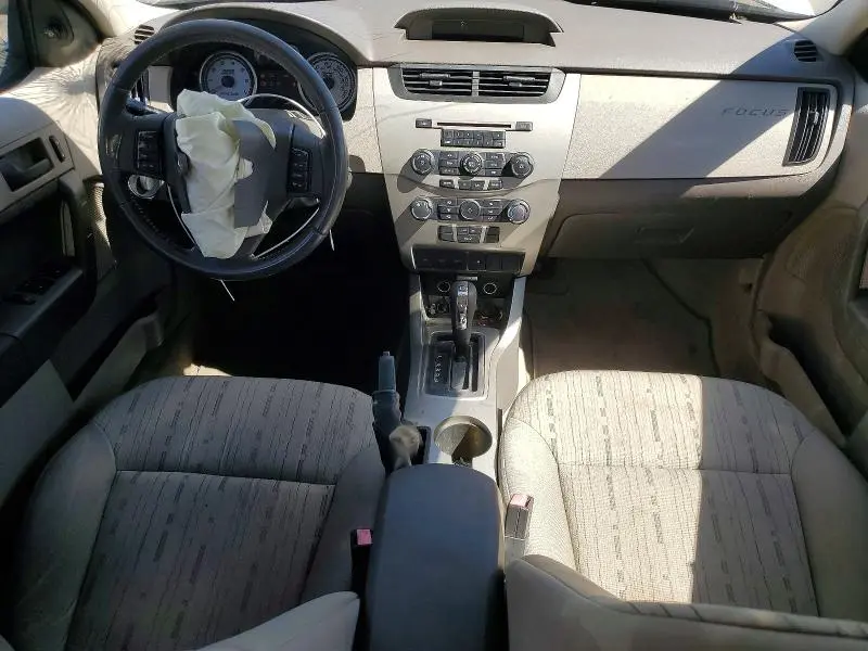 2010 FORD FOCUS SE  