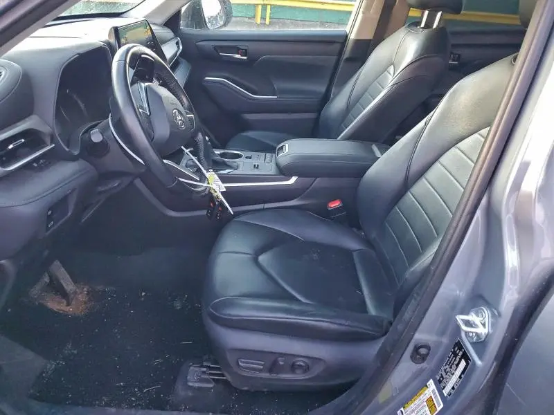 2021 TOYOTA HIGHLANDER HYBRID XLE  