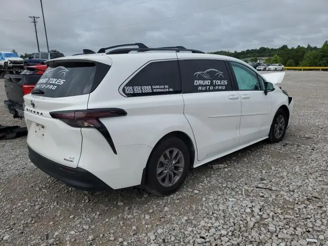 2024 TOYOTA SIENNA LE  
