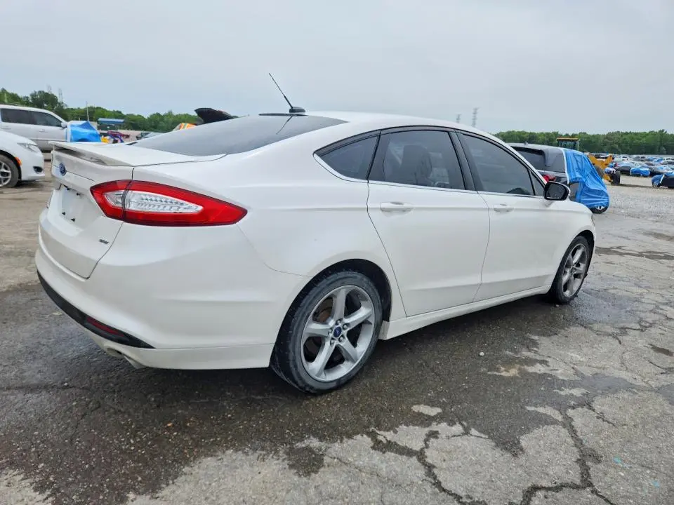 2015 FORD FUSION SE  