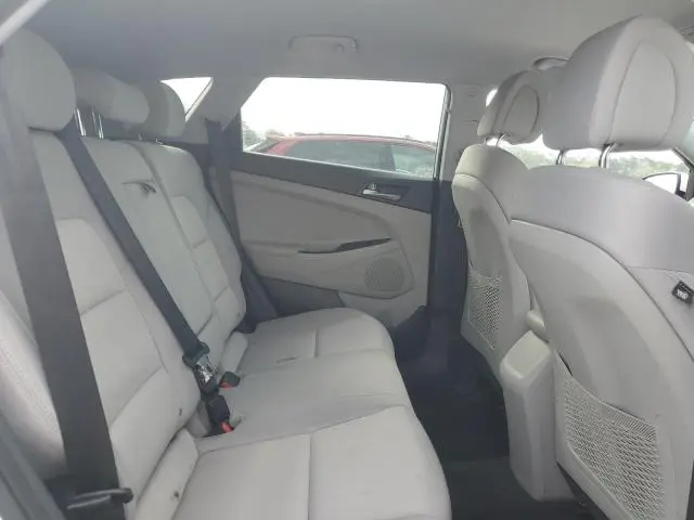2018 HYUNDAI TUCSON SE  